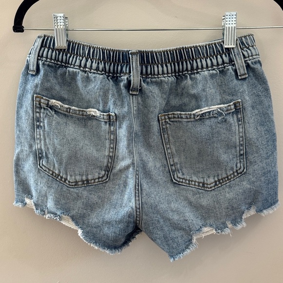 💙 Ripped Light Blue Jean Shorts - Picture 2 of 3